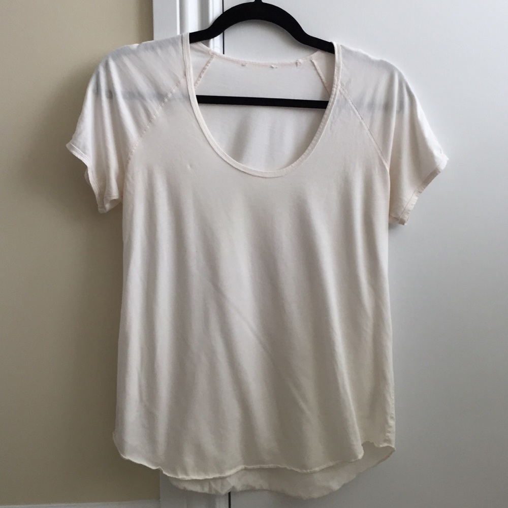Aritzia Blush T shirt